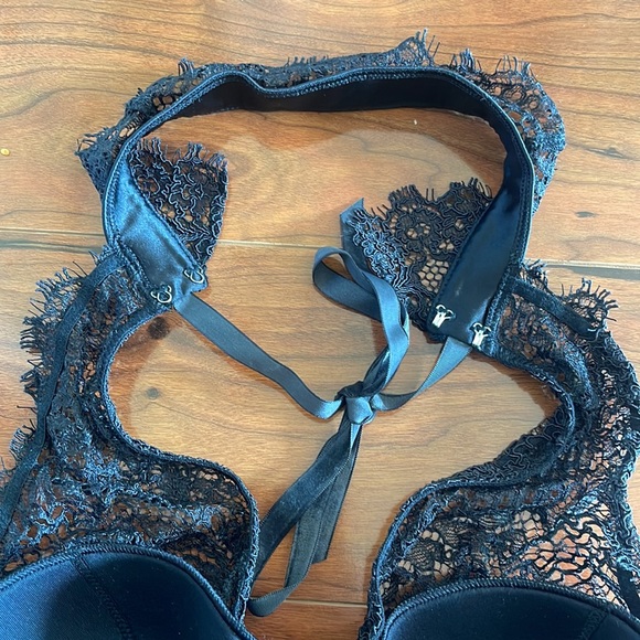 Victoria's Secret Dream Angels Black Lace Halter 32B Bra - Picture 8 of 8